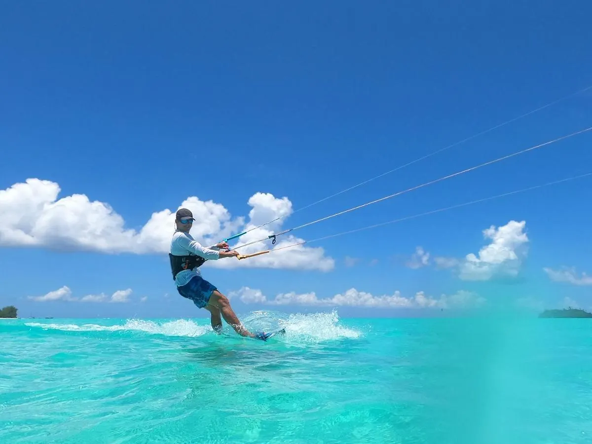Catamaran Hello World Hotel Bora Bora 0*,