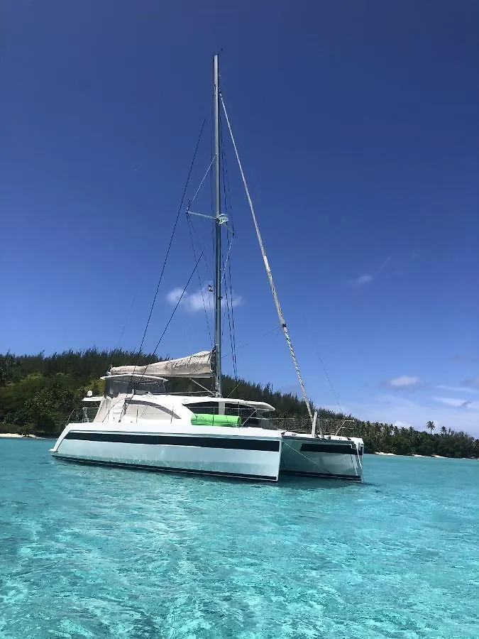 Bådhotel Catamaran Hello World Hotel Bora Bora
