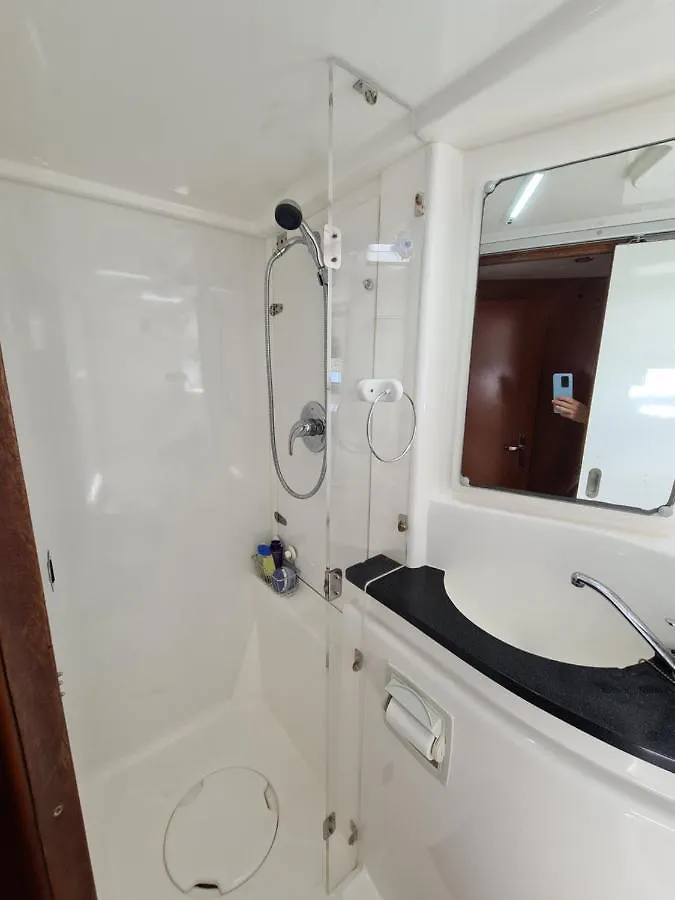 Catamaran Hello World Hotel Bora Bora 0*,  Fransk Polynesien